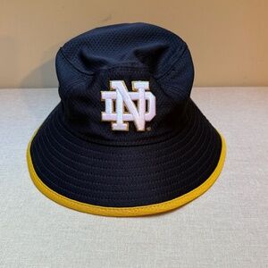 Men's New Era Navy Notre Dame Fighting Irish Bold Bucket Hat